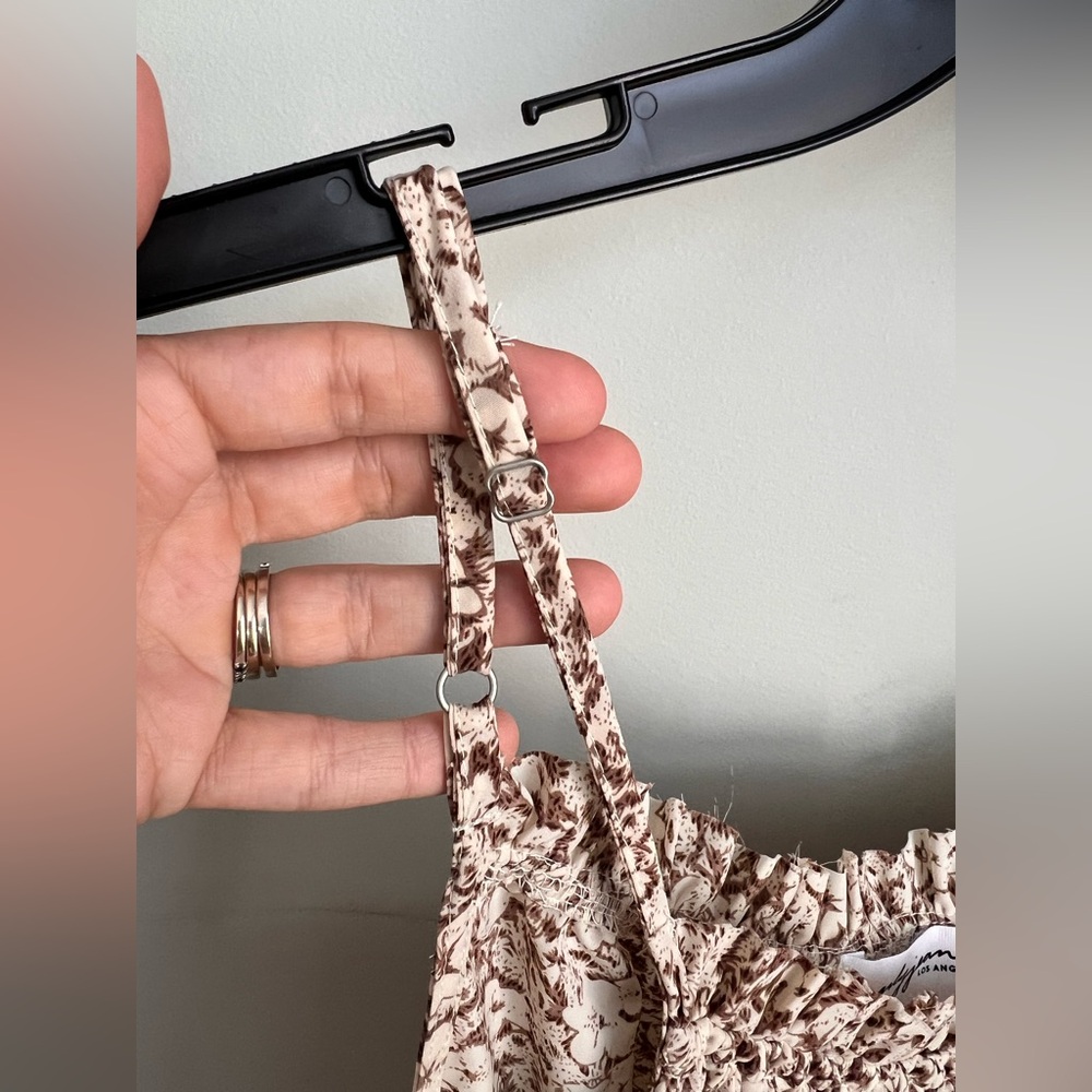 NWOT!!! Carly Jean Los Angeles Floral Smocked Dress Sz. Medium - Picture 6 of 10